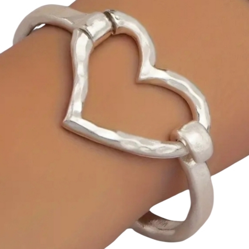 Silvertone Heart Bracelet